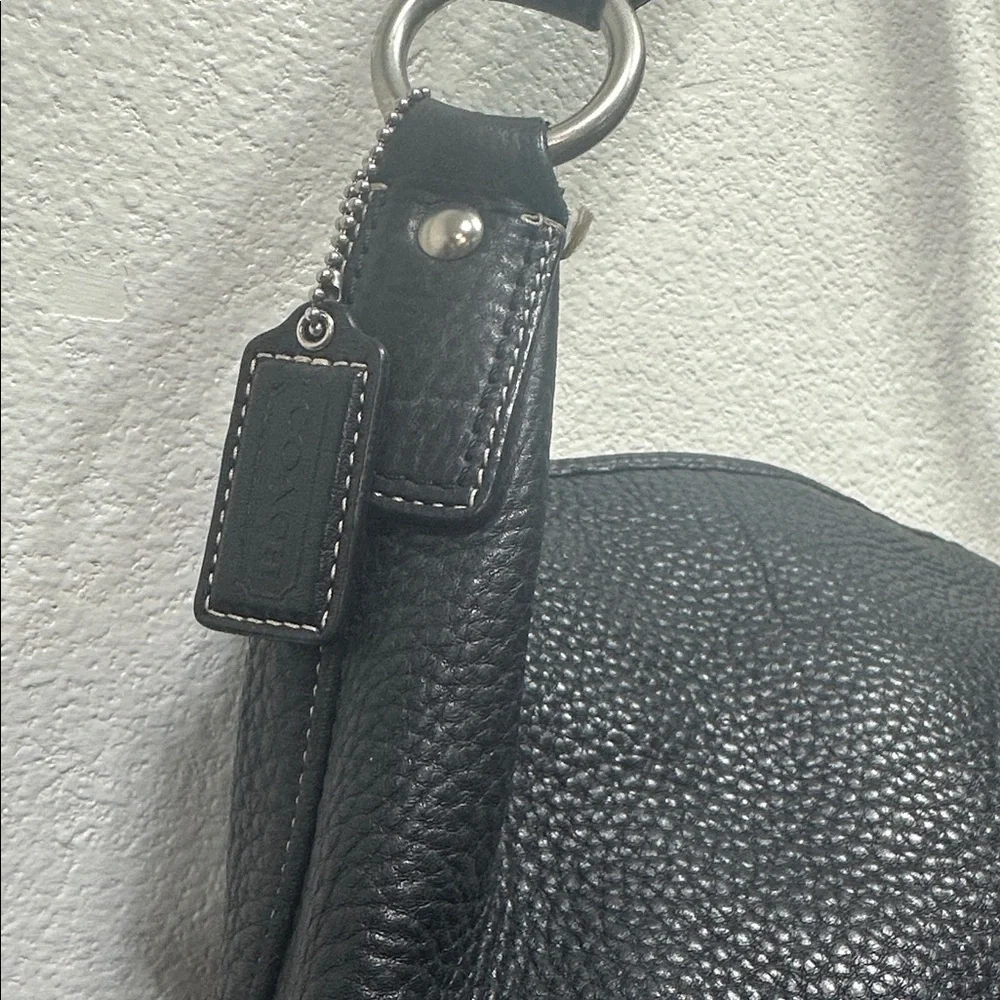 Coach Sarah Black Pebble Leather Hobo bag Classic Vintage Style A0985-F13094